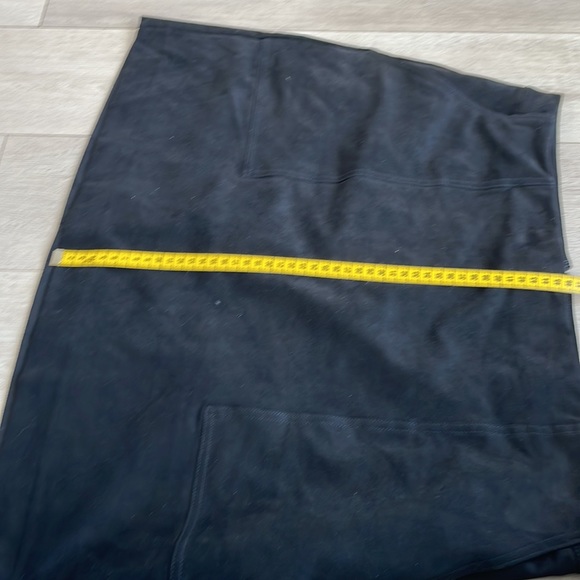 Banana republic suede skirt with pockets - Picture 8 of 10